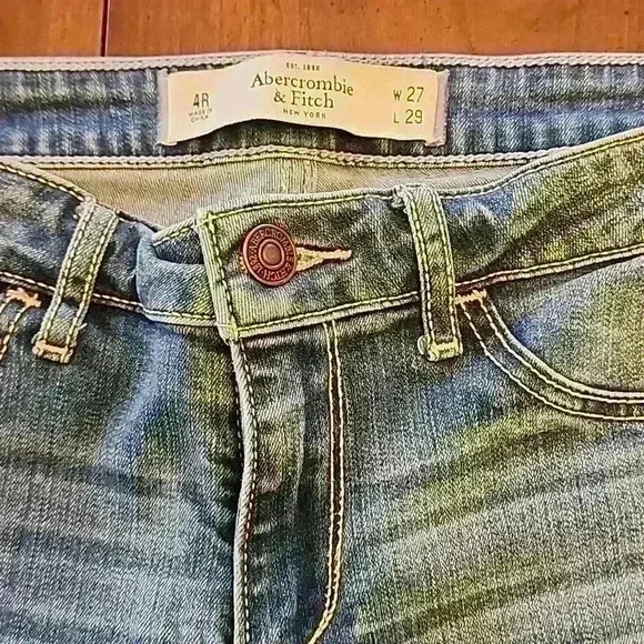 Abercrombie and Fitch Blue Denim Jegging Jean - Picture 5 of 9